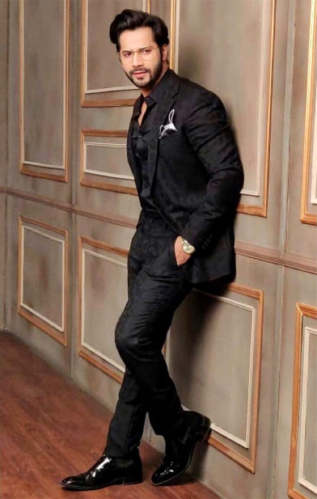 Emraan Hashmi, Varun Dhawan And Vicky Kaushal’s Black Looks Can Never Go Wrong! - 2