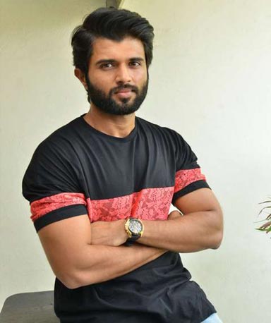 Different Beard-Looks To Steal From Vijay Deverakonda! - 4