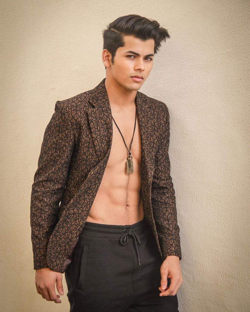 Faisu And Siddharth Nigam Ooze Royalty in Every Click; See Pics - 1