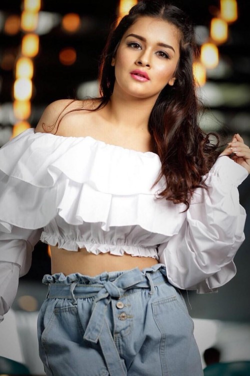 Here’s Why Avneet Kaur Is a Youth Style Icon! - 2