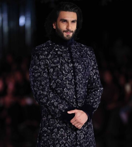 Hotness Alert: Ranveer Singh, Hrithik Roshan, Kartik Aaryan’s Black Looks Can Never Go Wrong! - 1