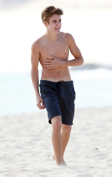 How To Style On A Beach? Take Tips From Justin Bieber - 2