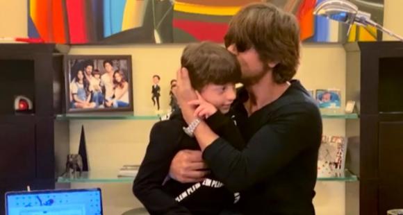 I for India: Shah Rukh Khan's son Abram Khan makes a special entry during performance, says 'Papa Enough Now'