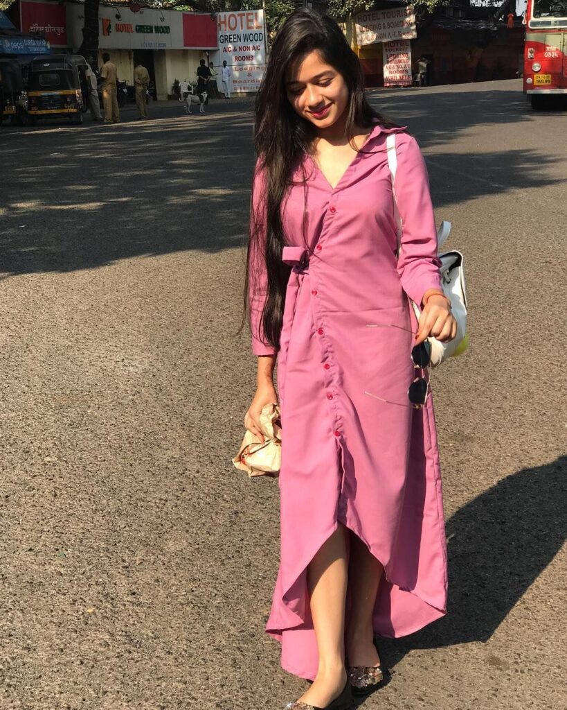 Jannat Zubair, Avneet Kaur, Ashnoor Kaur’s Candid Pictures Will Certainly Cheer You Up! - 4