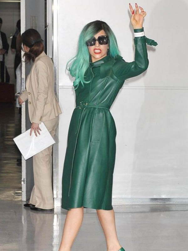 Jennifer Lopez, Lady Gaga, Taylor Swift Looks Drop-Dead Gorgeous In Green Outfits! - 3