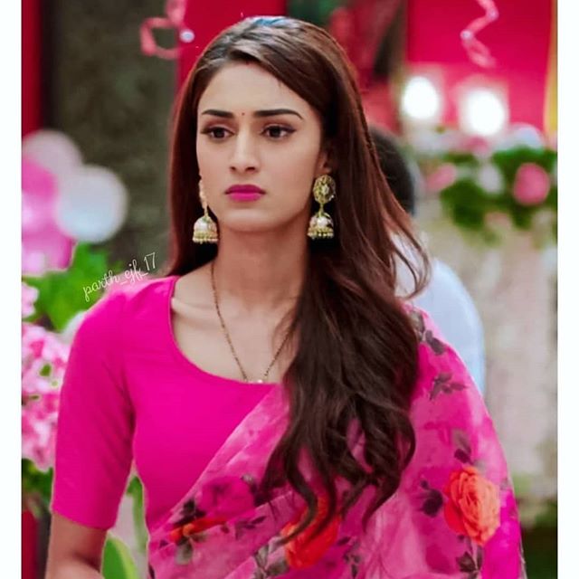 Jennifer Winget, Shivangi Joshi, Erica Fernandes Elegantly Flaunt In Pink Saree Look!! - 4