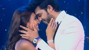 Erica Fernandes and Parth Samthaan romantic onscreen moments  - 2