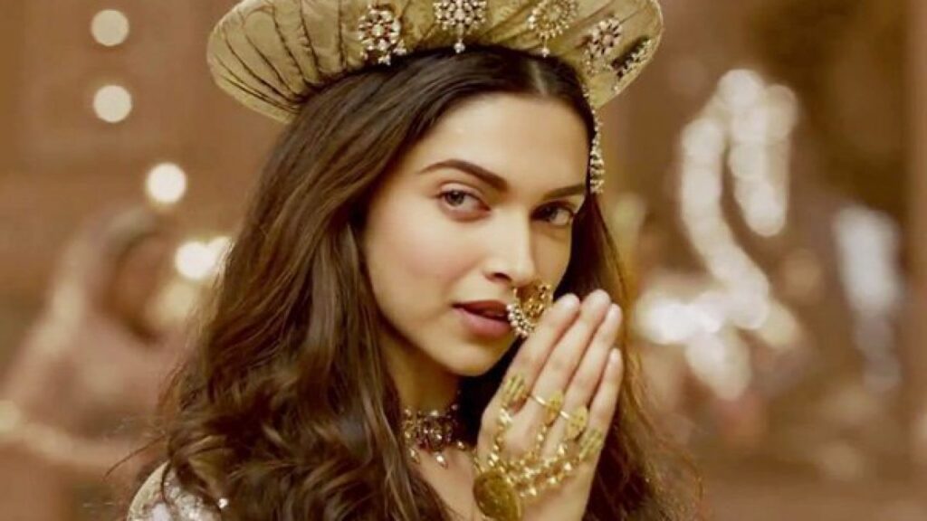 Mastani Vs Padmavati: Which Is The Best Deepika Padukone’s Look? - 1