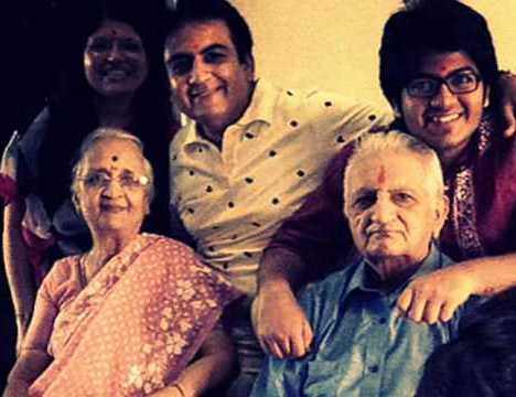 Meet Taarak Mehta Ka Ooltah Chashmah Fame Jethalal Aka Dilip Joshi's Real Family 3