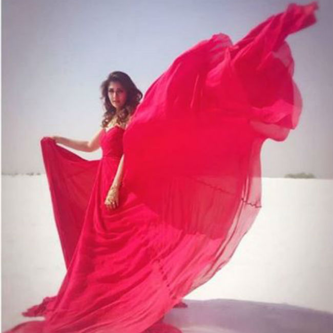 Nayanthara vs Anushka Shetty: Who looks hotter in pink off shoulder outfit? - 1