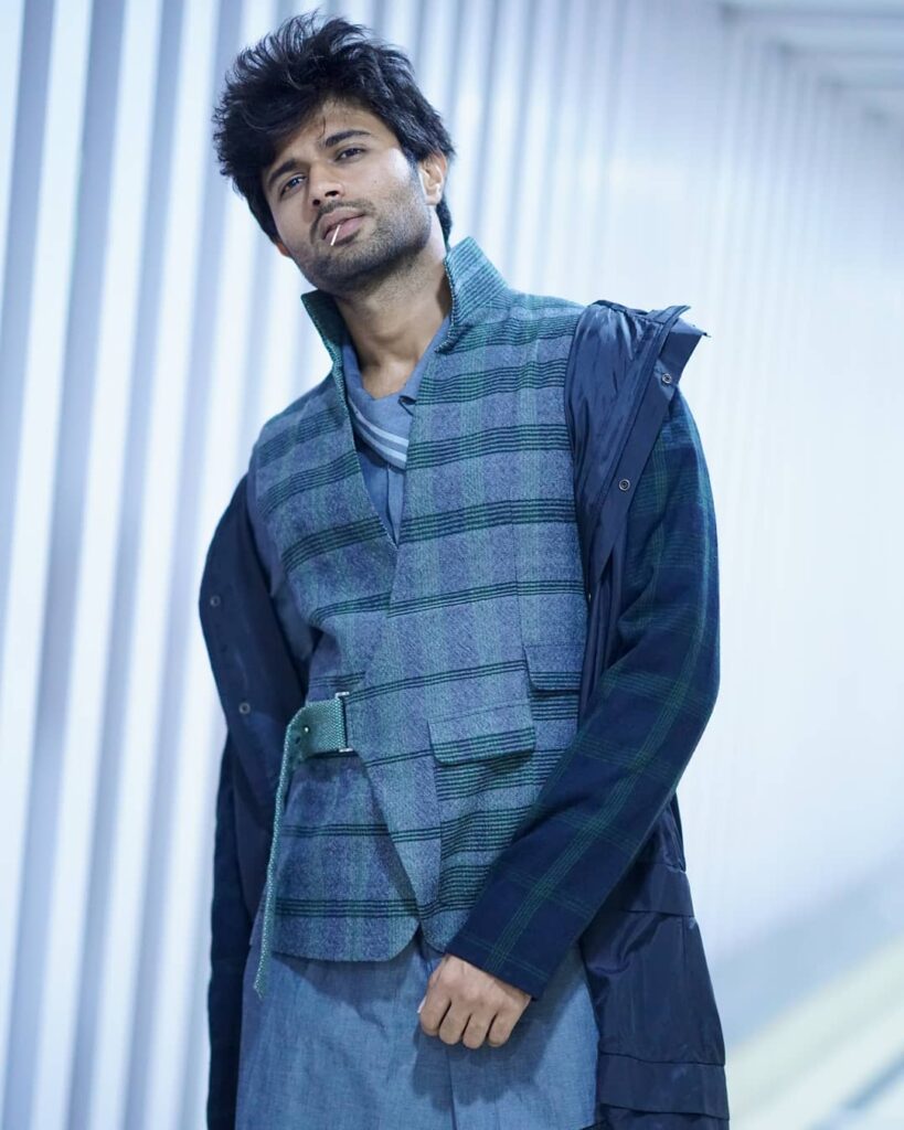 Prabhas, Mahesh Babu And Vijay Deverakonda’s Fashion Choices Are Flattering, See Pics - 5