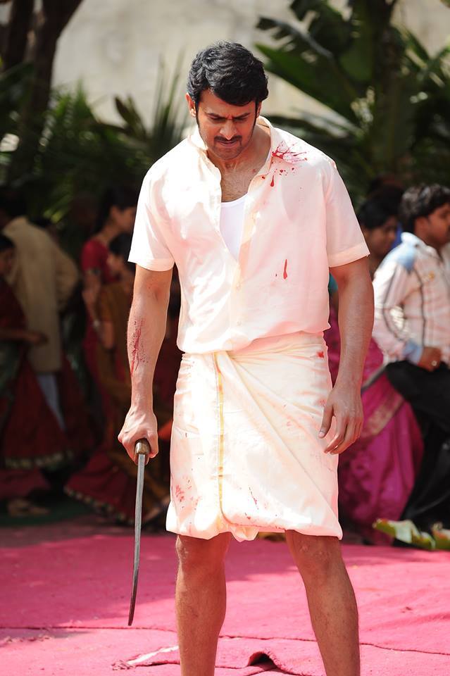 Prabhas, Allu Arjun, Yash, Vijay Deverakonda: Pick Up Your Favourite Lungi Style - 1