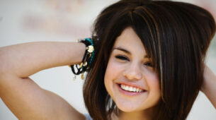 Presenting: Selena Gomez’s vivacious smile to brighten your dull day