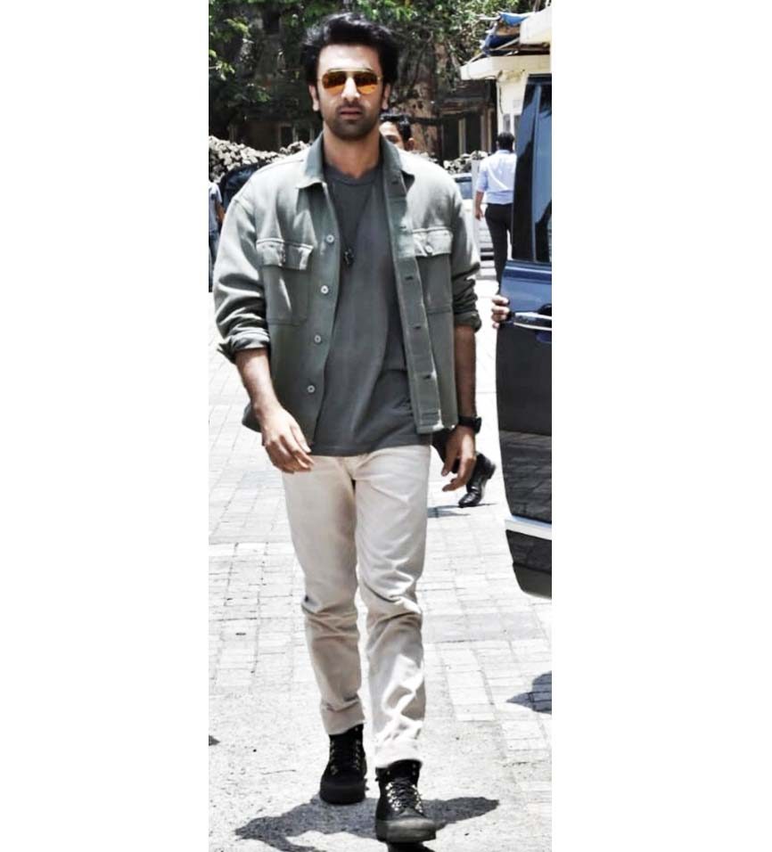 Ranbir Kapoor, Ranveer Singh, Hrithik Roshan’s Style Is Effortlessly Stunning! - 1