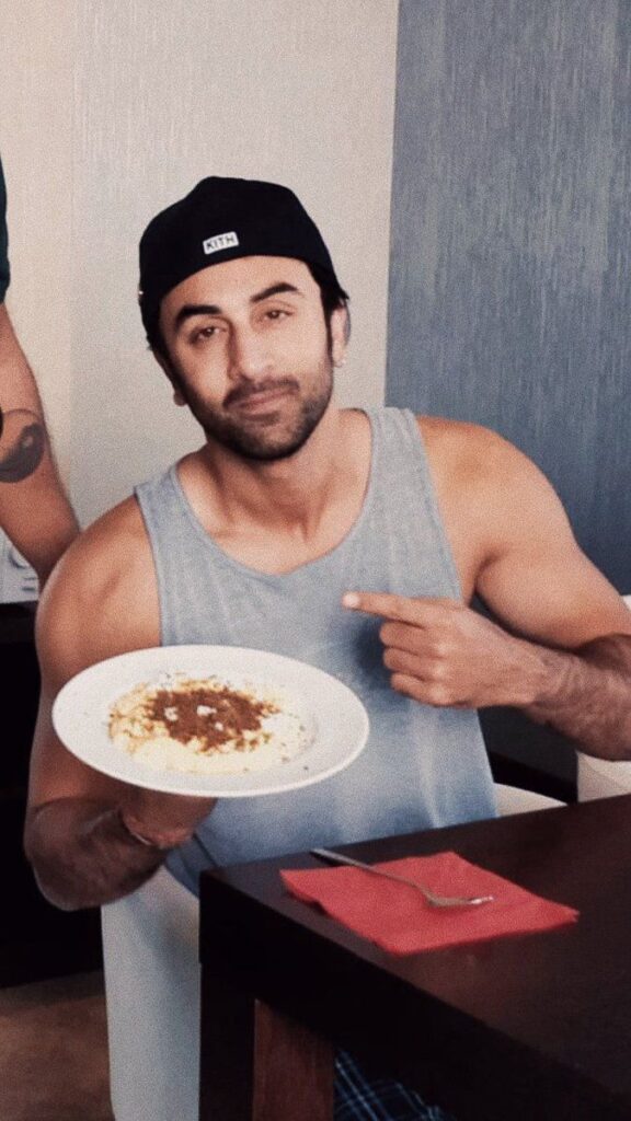 Ranbir Kapoor, Ranveer Singh, Hrithik Roshan, Kartik Aaryan: Bollywood Actors And Their Most Favorite Food! - 0