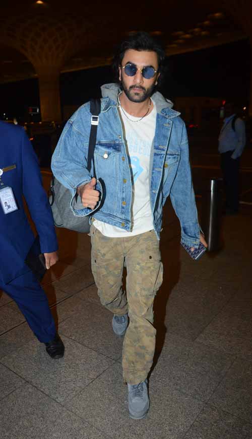 Ranbir Kapoor, Ranveer Singh, Hrithik Roshan, Kartik Aaryan: Who Looks HOT In Denim Shirt? - 1