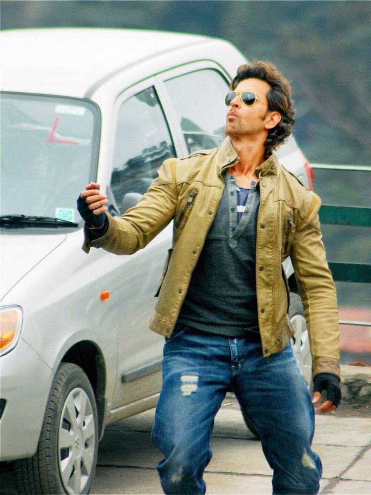 Ranbir Kapoor, Ranveer Singh, Hrithik Roshan, Kartik Aaryan: 8 Fashion Outfit Styles We Learned From these Actors - 6