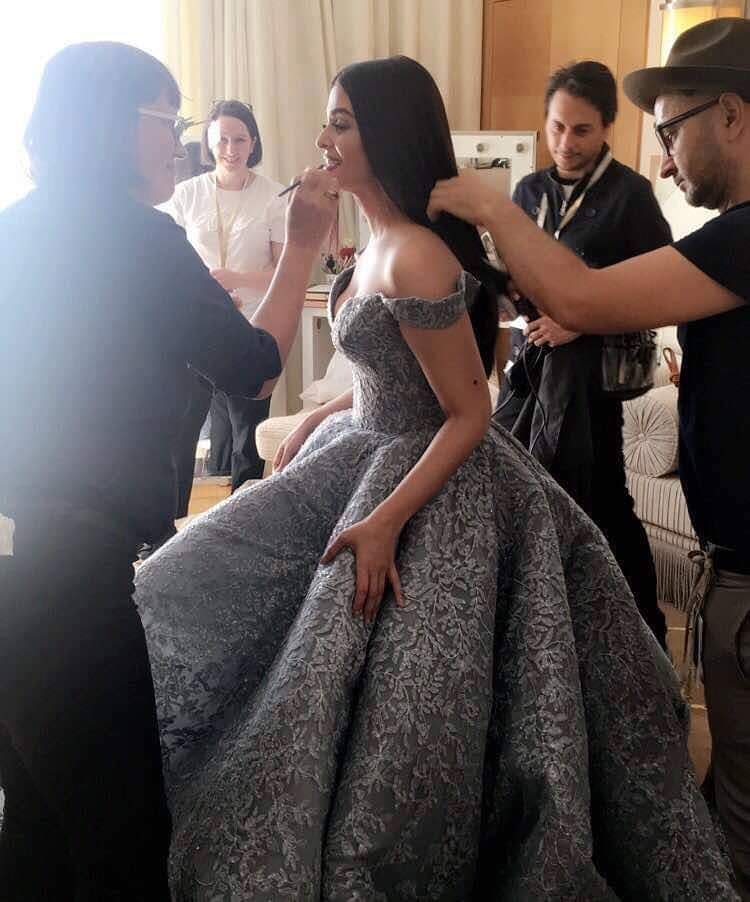 Rare Picture of Aishwarya Rai Bachchan Getting Dolled Up In A Cinderella Dress