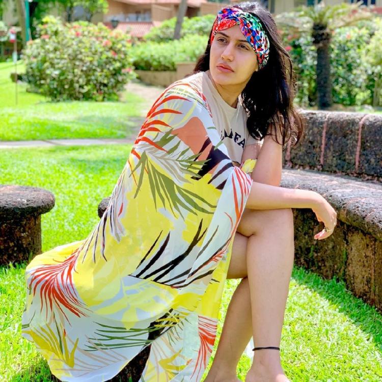 Rhea Sharma, Sriti Jha, Surbhi Chandna, Shrenu Parikh: Celeb Style Inspiration For Your Next Beach Vacay 4