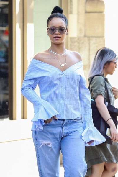 Rihanna, Taylor Swift, Jennifer Lopez: Pick These Off-Shoulder Outfits For This Summer Season! - 1