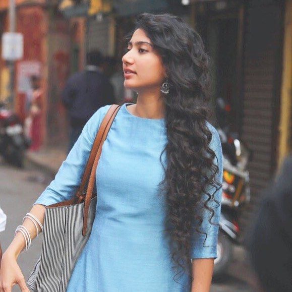 Sai Pallavi, Samantha Akkineni, Anushka Shetty, Hansika Motwani: 5 Celebs Who Wore Simple Clothes And Killed It - 0