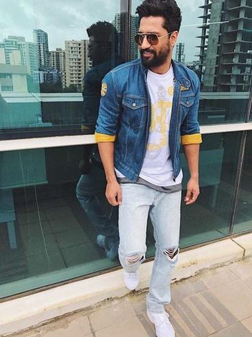 Salman Khan, Ranveer Singh, Hrithik Roshan, Varun Dhawan, Vicky Kaushal: 5 Adorable Blue Outfit Ideas For Men’s Styles To Copy - 8