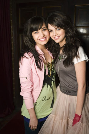 Selena Gomez And Demi Lovato’s FRIENDSHIP Moments Caught on Camera - 0