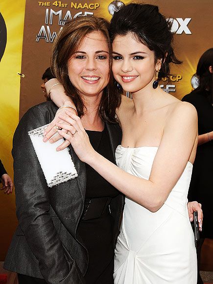 Selena Gomez, Justin Bieber, Ariana Grande, Nicole Kidman’s special moments with their mothers - 0