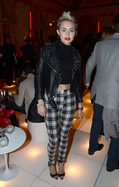 Selena Gomez, Miley Cyrus, Ariana Grande: Who Pulled Off The Checkered Outfits Well? - 3