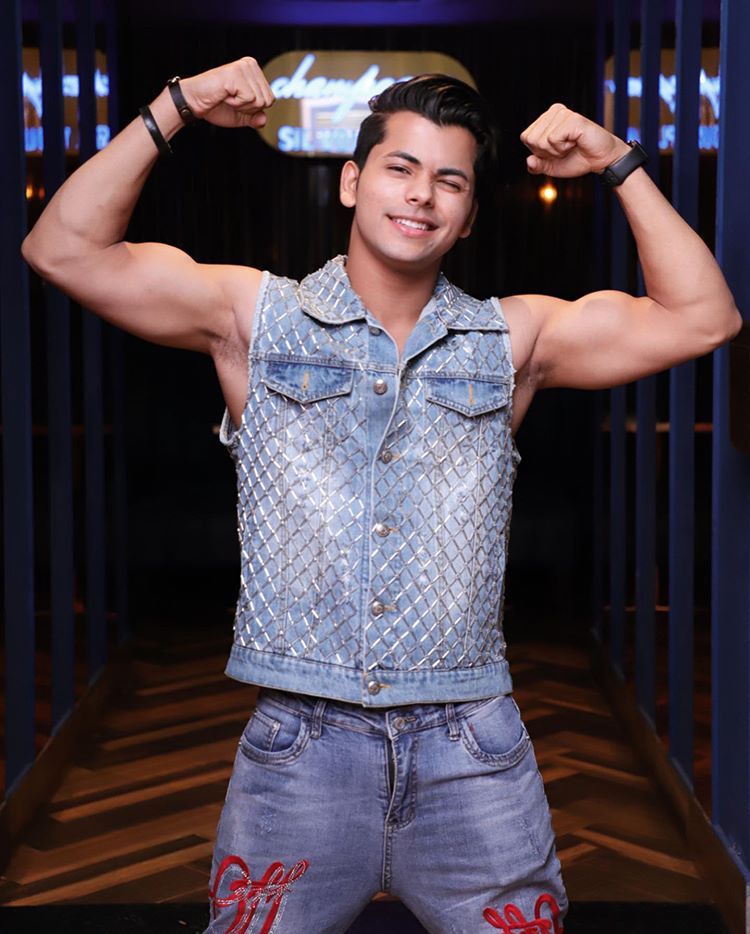 Want to Click A Perfect Picture? Siddharth Nigam Teaches You How - 2