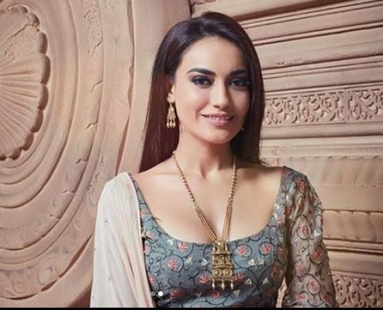 Surbhi Jyoti, Anita Hassanandani, Nia Sharma: Add These Jewellery Statements In Your Wish-List!