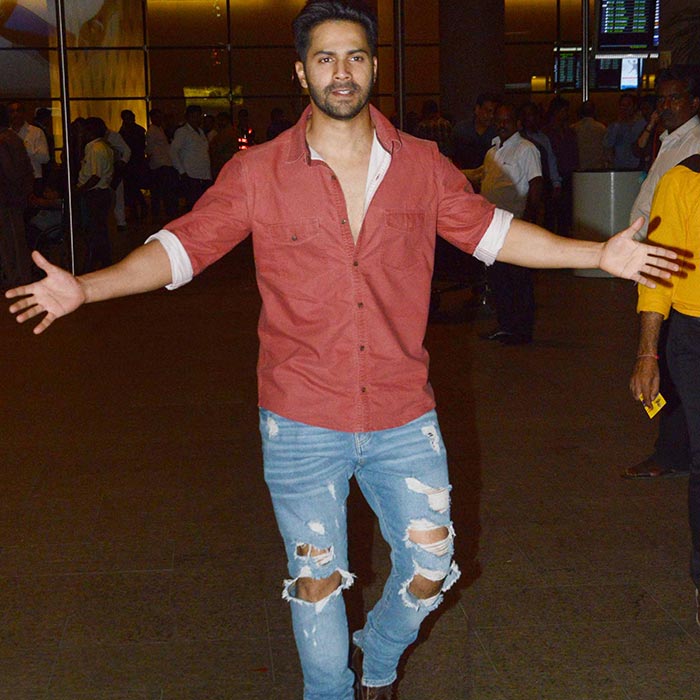 Take A Look at Emraan Hashmi, Varun Dhawan And Vicky Kaushal Ripped Jeans Outfit Ideas! - 1