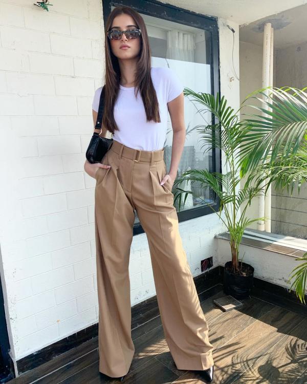 Tara Sutaria To Kareena Kapoor’s Collection Of Casual Tops Is Something To Die For - 0