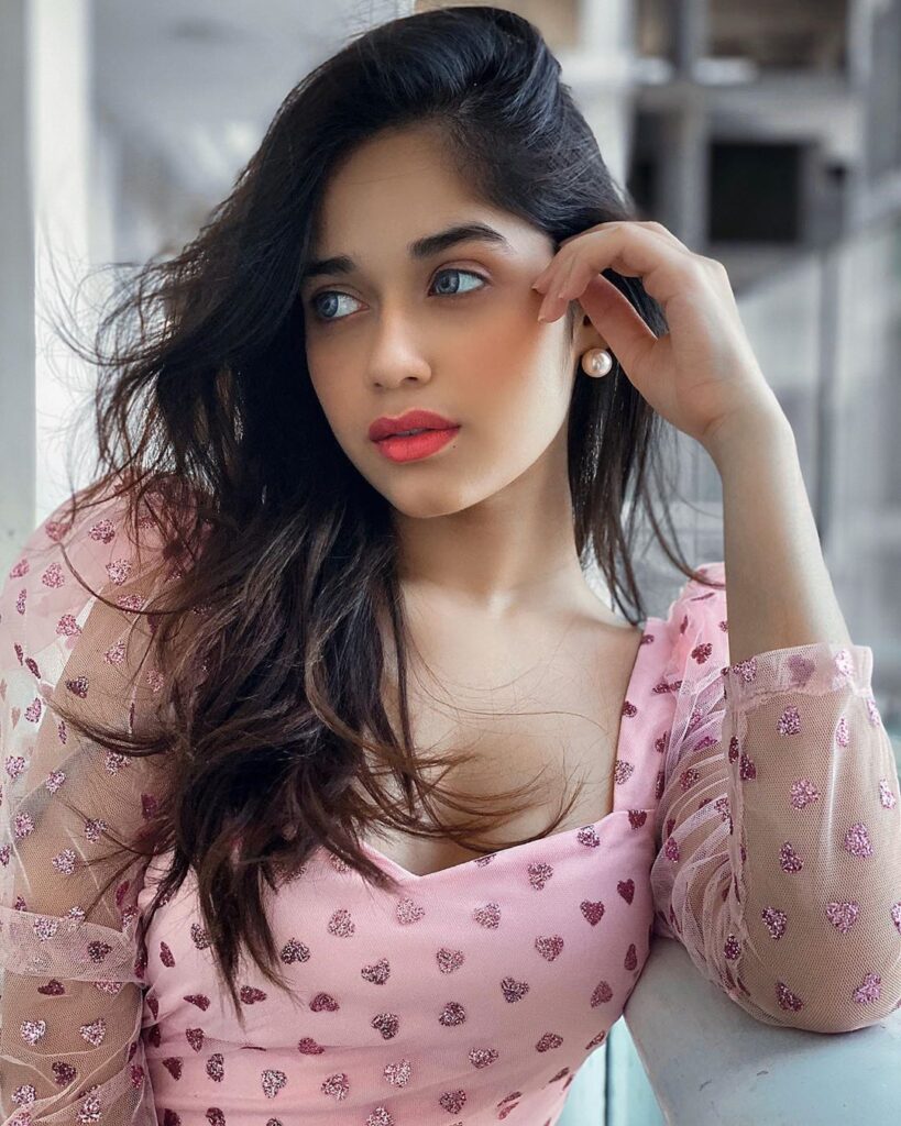 TikTok star Jannat Zubair is GLOWING all the more during lockdown - 0