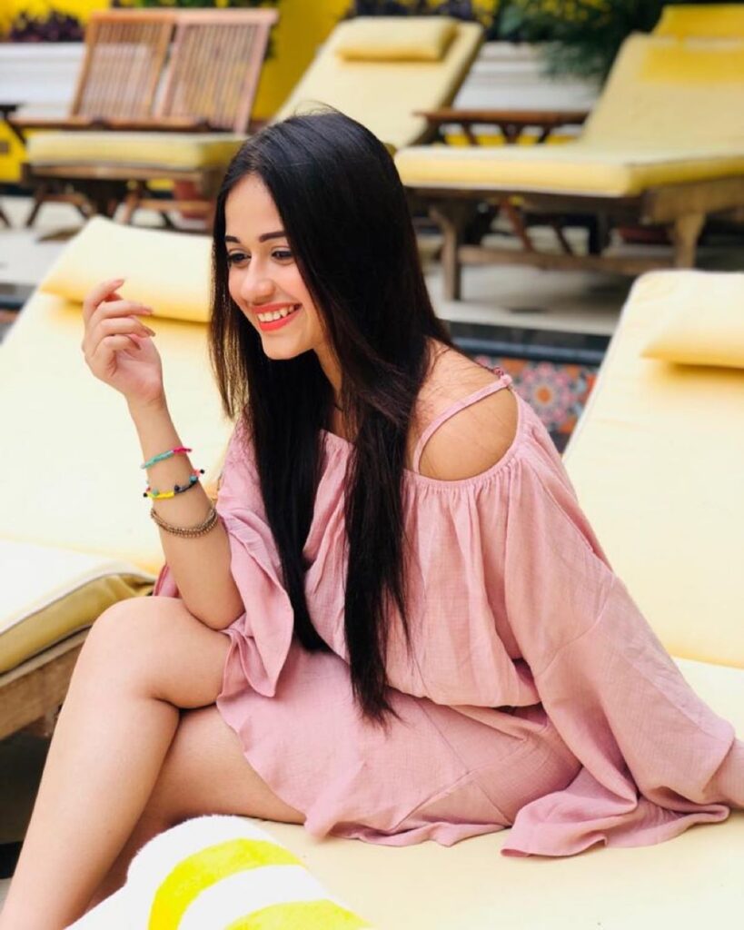 TikTok star Jannat Zubair is GLOWING all the more during lockdown - 1