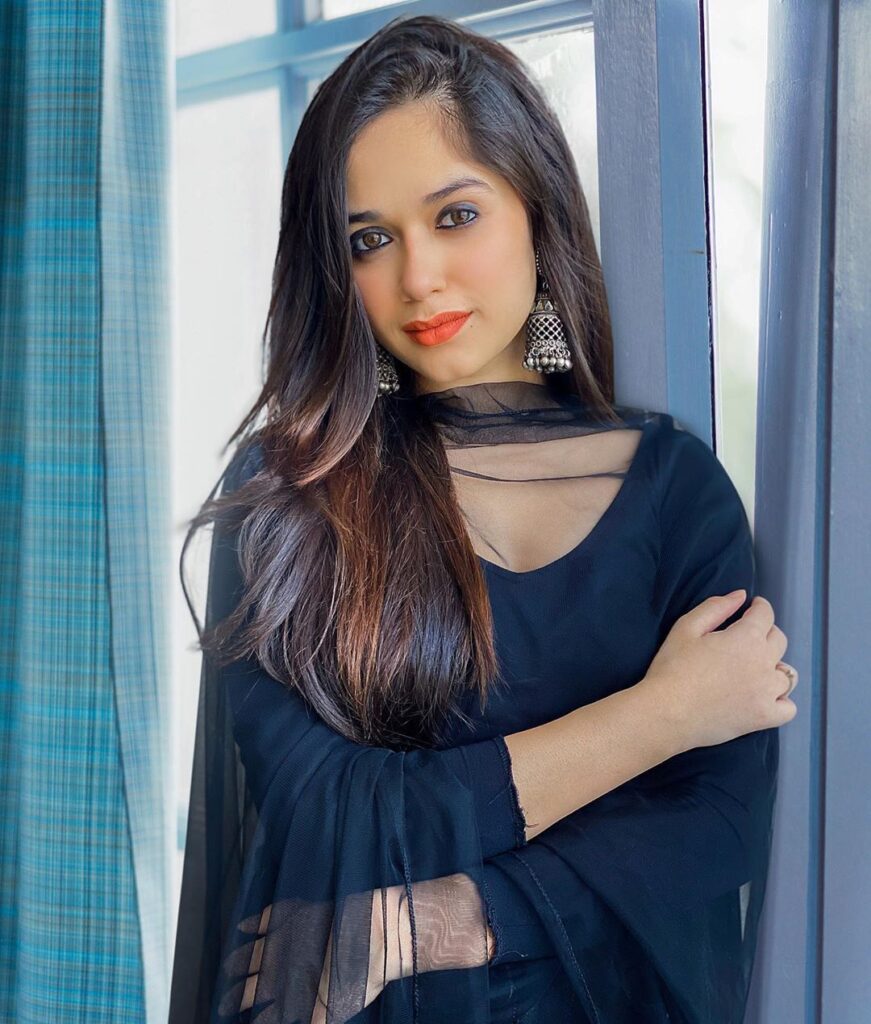 TikTok star Jannat Zubair is GLOWING all the more during lockdown - 3