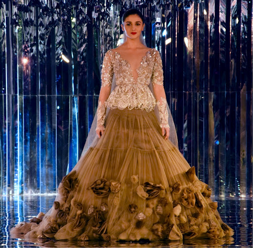 Times When Alia Bhatt Slayed The Fashion Ramp! - 4