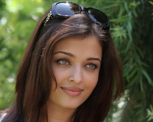 Top 10 Aishwarya Rai Bachchan’s No-Makeup Look! - 0