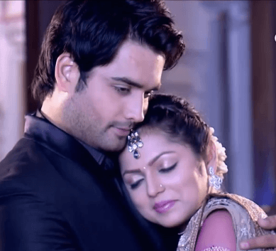 Drashti Dhami-Vivian Dsena hottest on screen romantic moments - 4