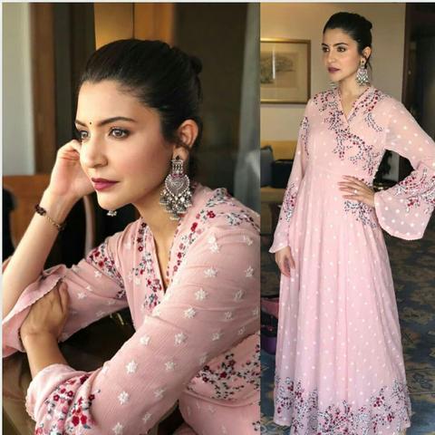 What to wear to your friend’s destination wedding? Take A Cue From Anushka Sharma - 3
