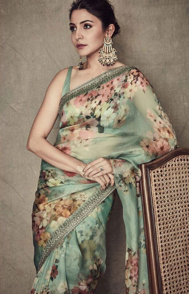 What to wear to your friend’s destination wedding? Take A Cue From Anushka Sharma - 6
