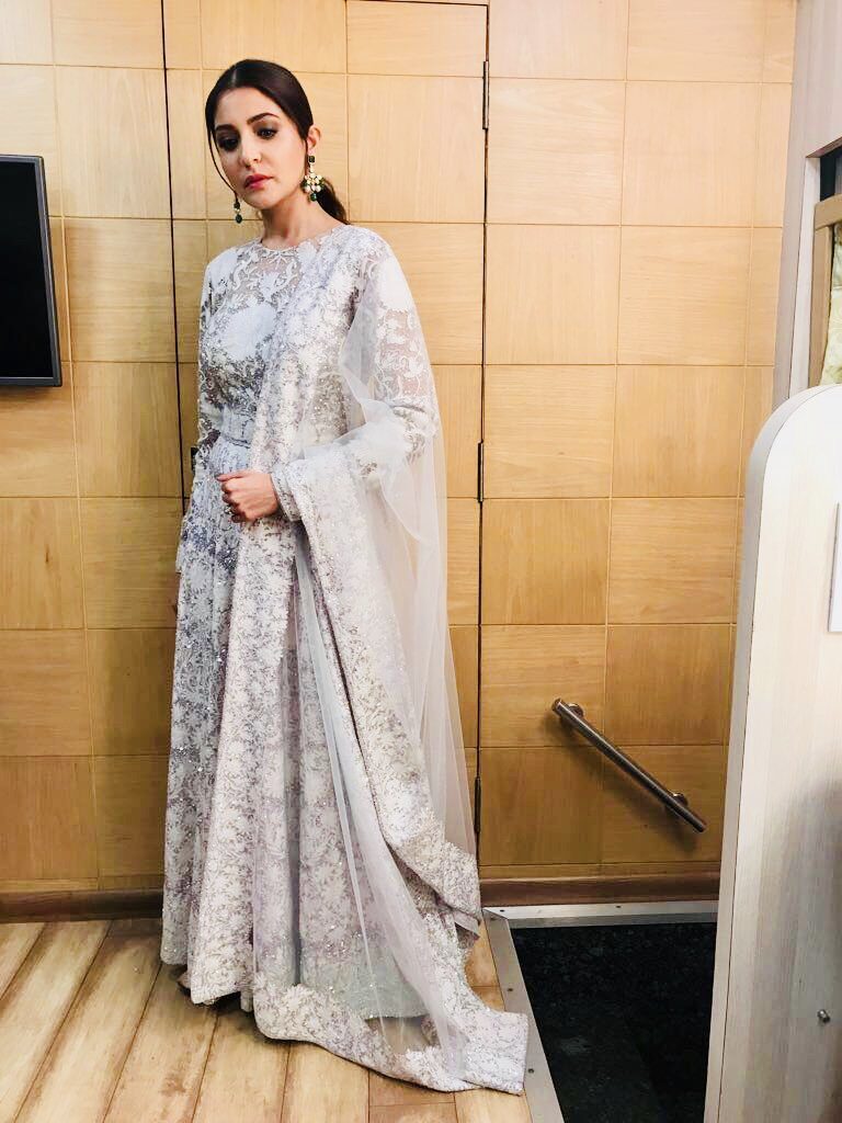 What to wear to your friend’s destination wedding? Take A Cue From Anushka Sharma - 7