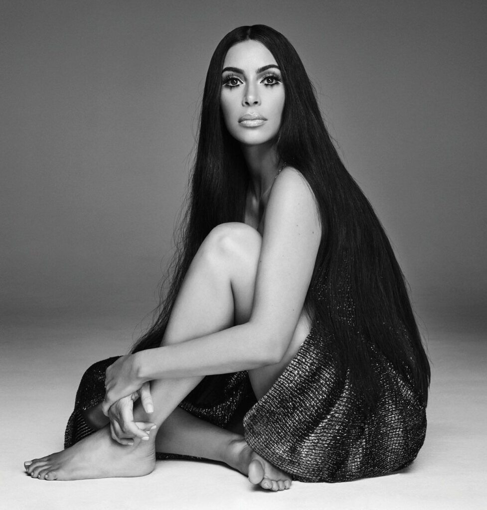 You Can’t Ignore Kim Kardashian’s Most Stylish Photoshoot Ever - 6