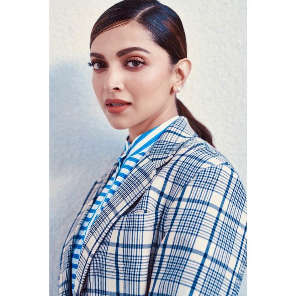 10 Deepika Padukone Sultriest Looks - 2