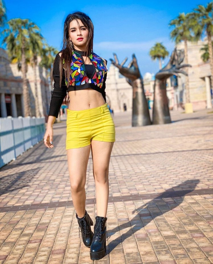 Avneet Kaur can nail any outfit effortlessly; here ‘s proof - 4