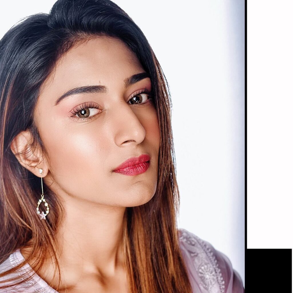 10 Most Dapper Looks of Kasautii Zindagii Kay Actress Erica Fernandes - 8