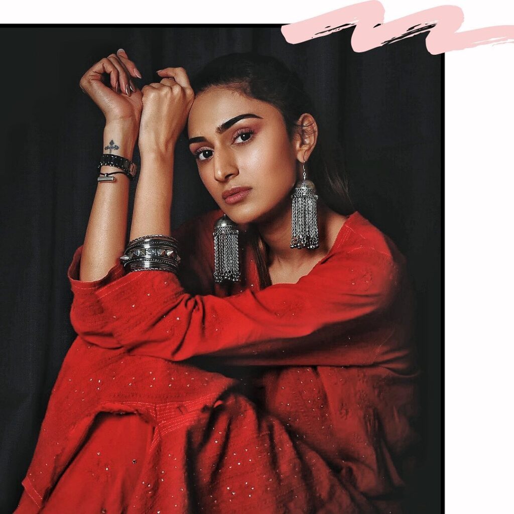 10 Most Dapper Looks of Kasautii Zindagii Kay Actress Erica Fernandes - 9