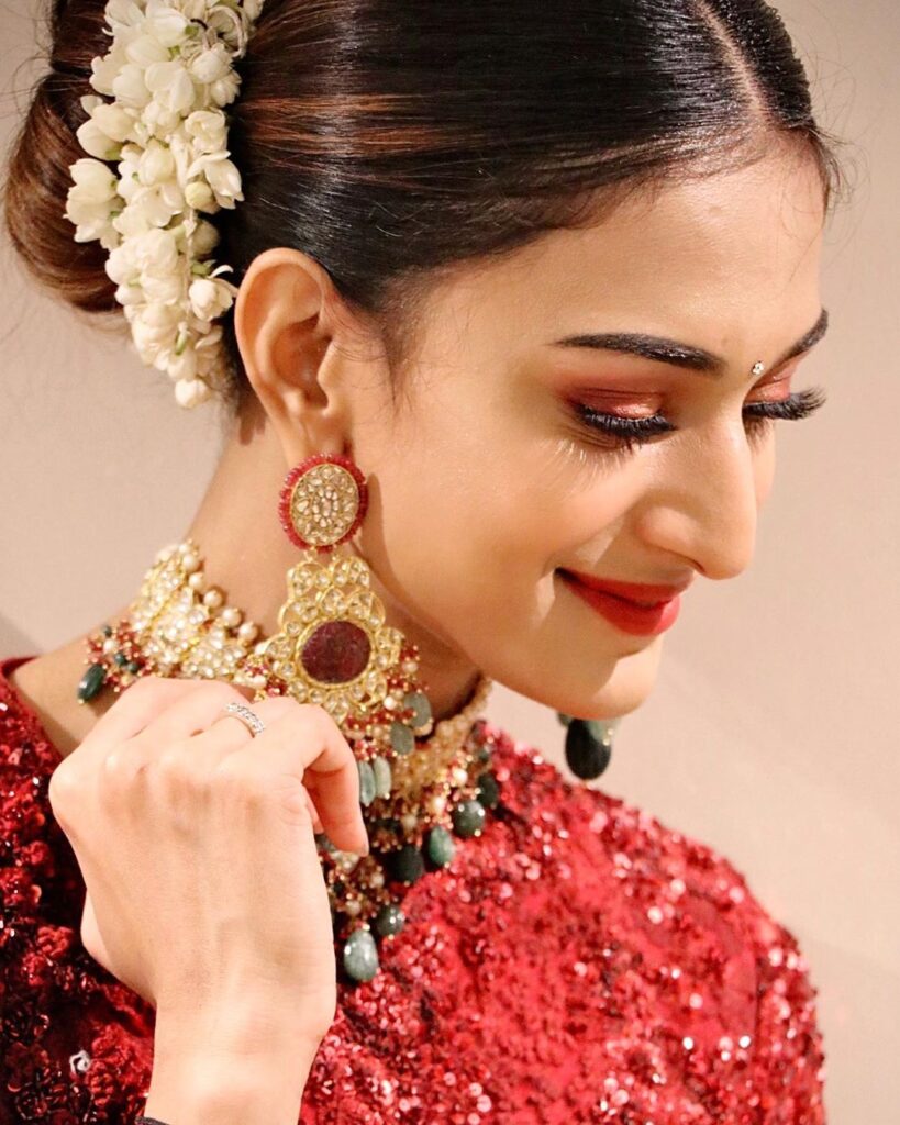 10 Most Dapper Looks of Kasautii Zindagii Kay Actress Erica Fernandes - 4