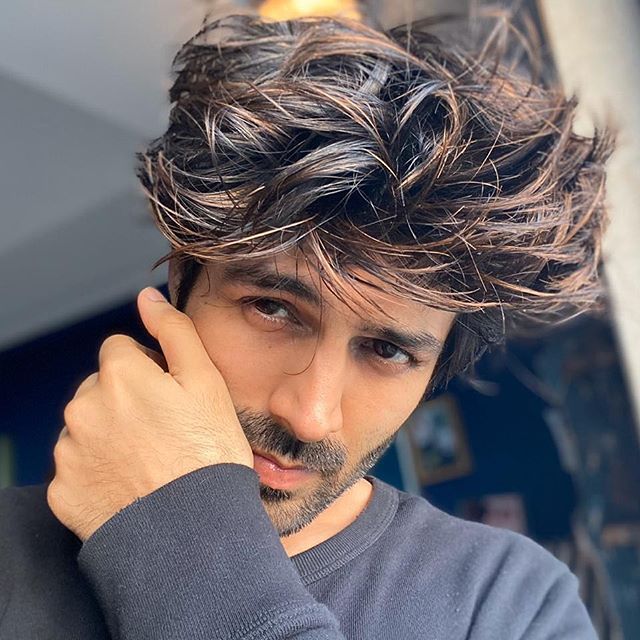 5 Super Stylish Quarantine Photos of Kartik Aaryan - 1