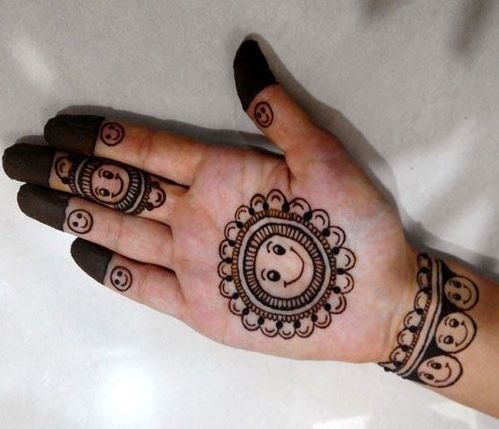 7 Simple & Cute Mehendi Designs For Little Girls - 6